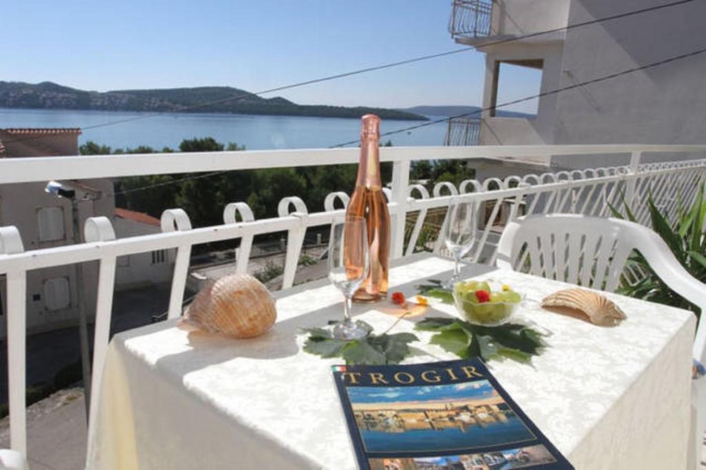 Lana Apartments Trogir Eksteriør bilde