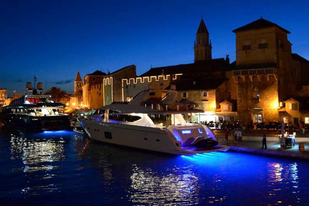Lana Apartments Trogir Eksteriør bilde